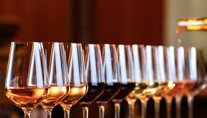 Vielfalt in der GH-Weinprobierstation Jede Weinprobierstation von Getränke Hoffmann bietet gleich mehrere Weine zur Verkostung.